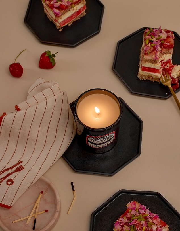 Black Blaze - Strawberry Watermelon Cake Candle