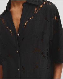 Country Road - Lace Longline Shirt