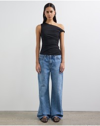 Minima Esenciales - Delphi Twist Off Shoulder Cupro Top