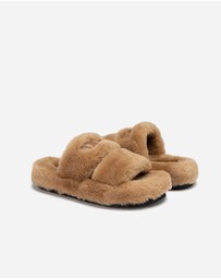 Ozwear Connection Uggs - Ugg Signature Shearling Slippers