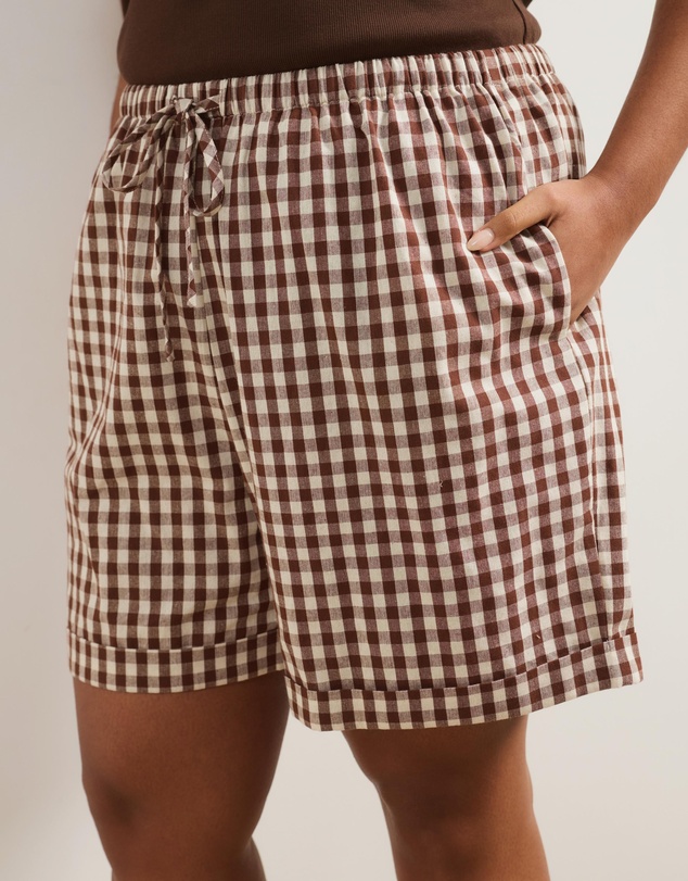 Atmos&Here Curvy - Elodie Gingham Elasticated Waistband Shorts