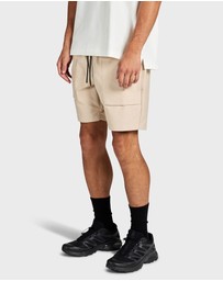 Academy Brand - Hemming Short