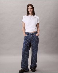 Calvin Klein - Emblem Logo Graphic Classic T-Shirt