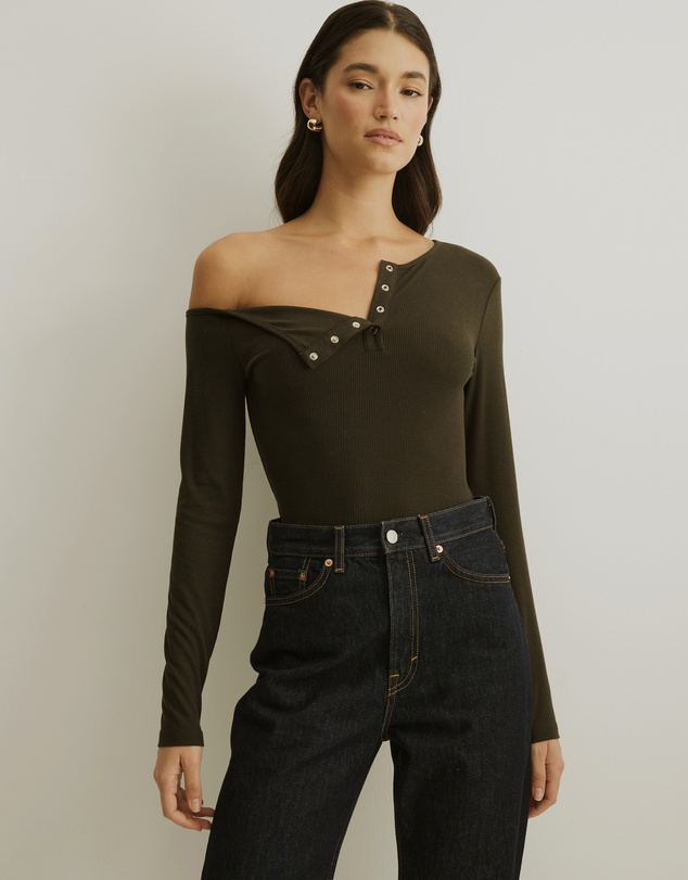 Atmos&Here - Samantha Off-Shoulder Rib Top