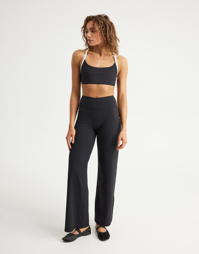 Upstate - Air Sculpt Move Crop - Black /Vintage White