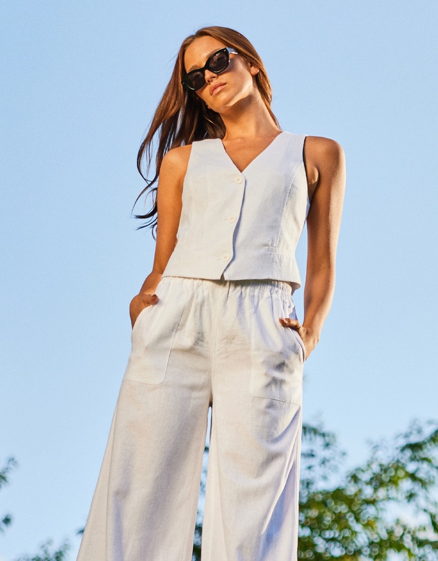 UNE PIECE - Linen V-Neck Vest