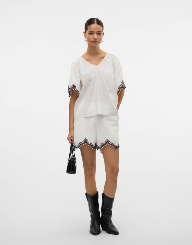 Vero Moda - Diana Embroidered Shorts