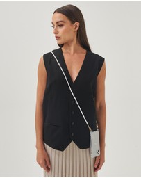 LOUVE COLLECTION - Clear Phone Case + Pearl Crossbody Chain