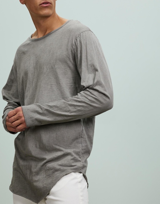 Surrounded By Ghosts - The Howlite Long Sleeve T-Shirt