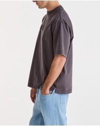 Lee - Applique Boxcut Tee