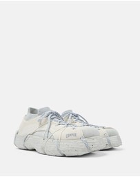 Camper - Trainers Roku