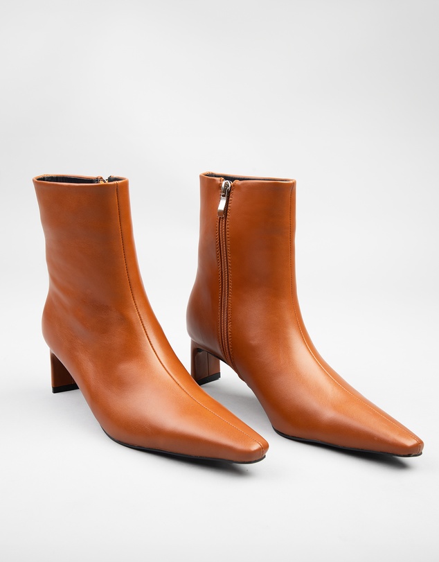 RAID - Penelope flat heeled ankle boots in tan