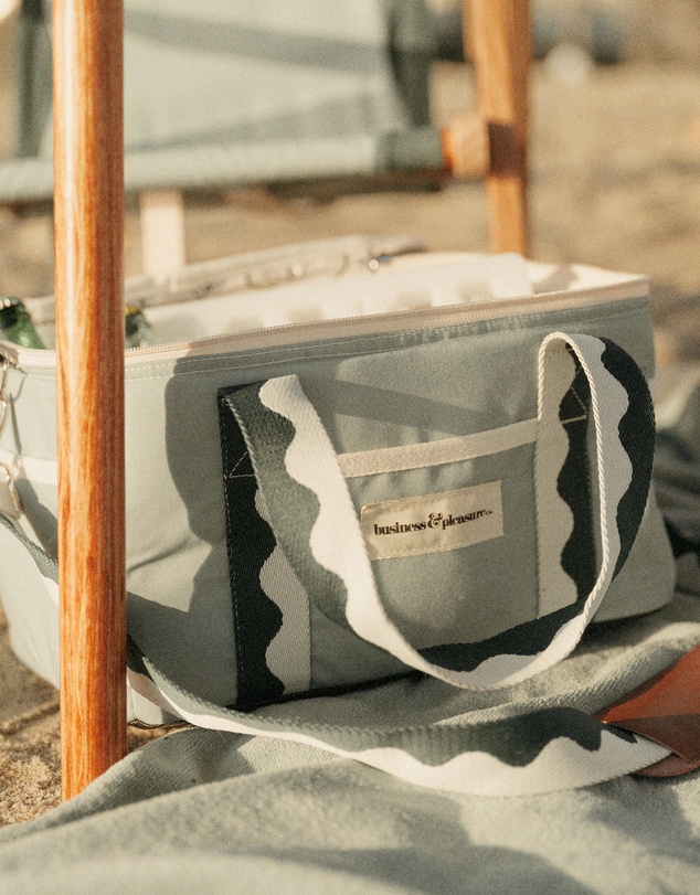 Business & Pleasure Co. - The Premium Cooler Bag