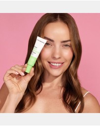 MCoBeauty - Glow Anti Redness Primer