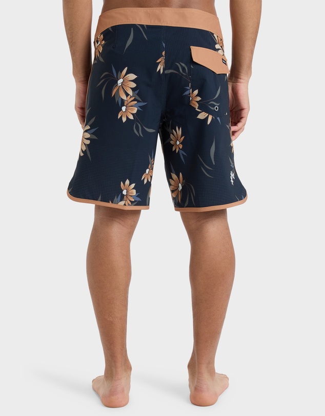 Quiksilver - Mens Highline Scallop 19