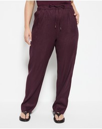 Commonry - Stephanie Pant