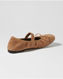 Mollini - Lewles Flats