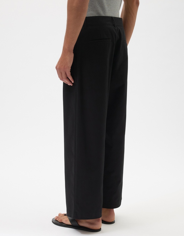 AERE - Relaxed Cropped Leg Chinos