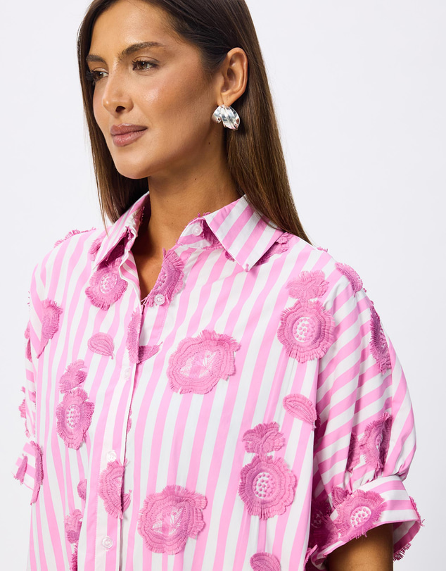 Grace Willow - Michi 3D Applique Oversized Shirt
