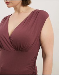 Atmos&Here Curvy - Savannah V Neck Ruched Top