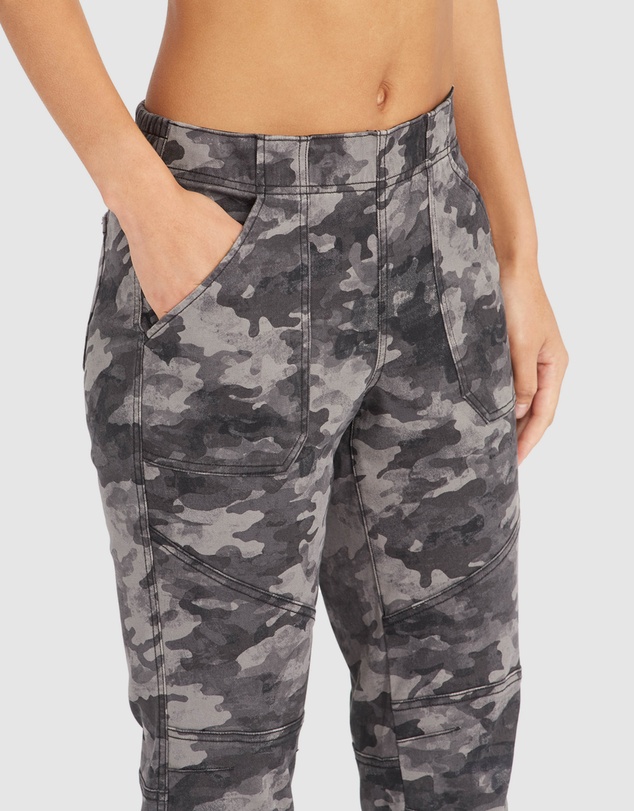Spanx - Stretch Twill Jogger