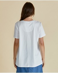 Betty Basics - Ellia Crew Tee