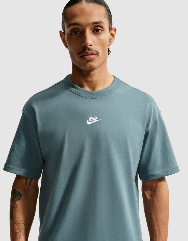 Nike - Sportswear Premium Essentials T-Shirt