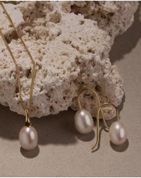 Najo - Isla Yellow Gold Pearl (White) Earring