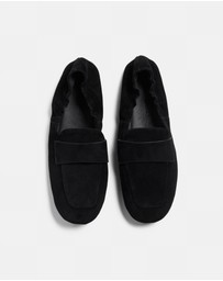 Nelson Made - Nomi Flat