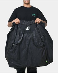 PYRA - Alpine Puffa Jacket Black