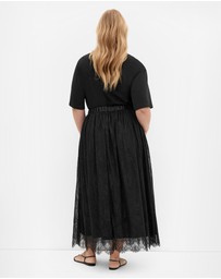 City Chic - Plus size Ivy Lace Mesh Skirt - black