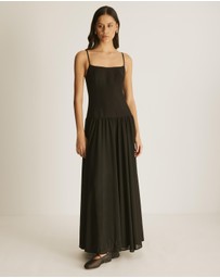 Atmos&Here - Amie Contrast Pleat Skirt Maxi Dress