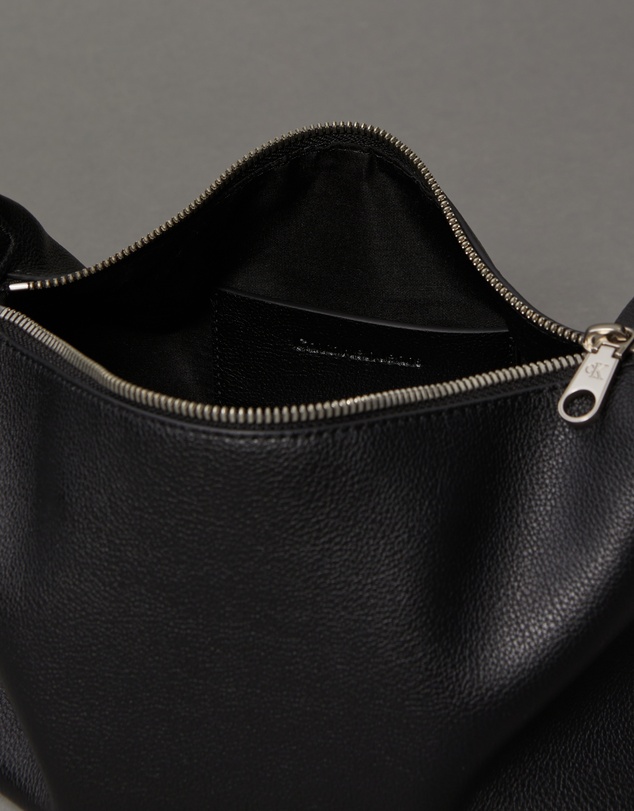 Calvin Klein - Ultralight Shoulder Bag