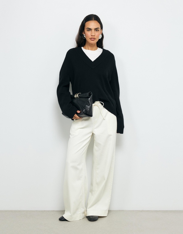 AERE - Nelu Merino Wool Blend V Neck Knit Jumper