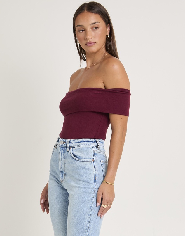 Alice In The Eve - Lia Cold Shoulder Top