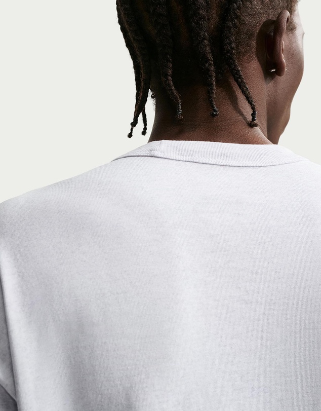 Nike - Sportswear Premium Essentials Long-Sleeve T-Shirt