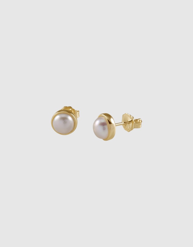 Von Treskow - Cased Round Pearl Studs (6MM)