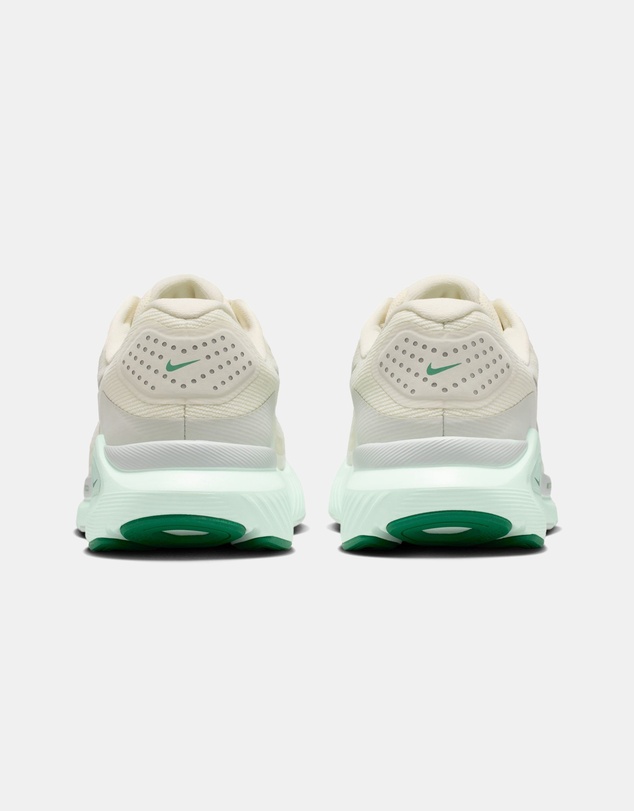 Nike - Structure 26 - Women's