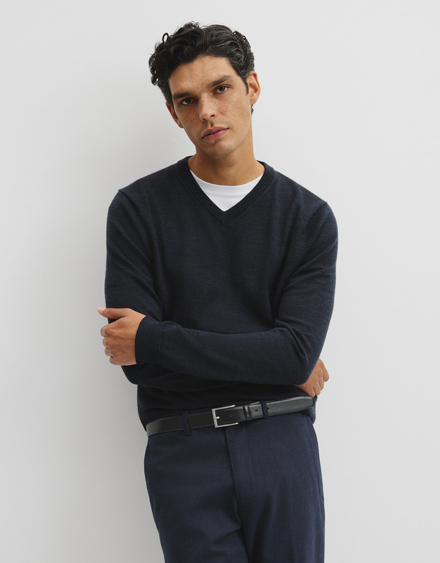 Country Road - Merino Wool V-neck Knit