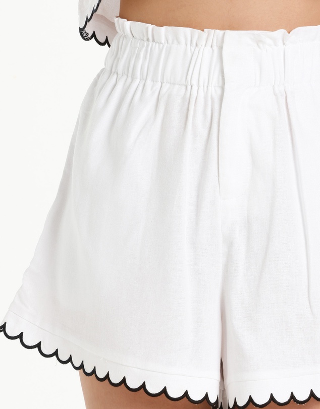Lost in Lunar  - Tamsyn Shorts