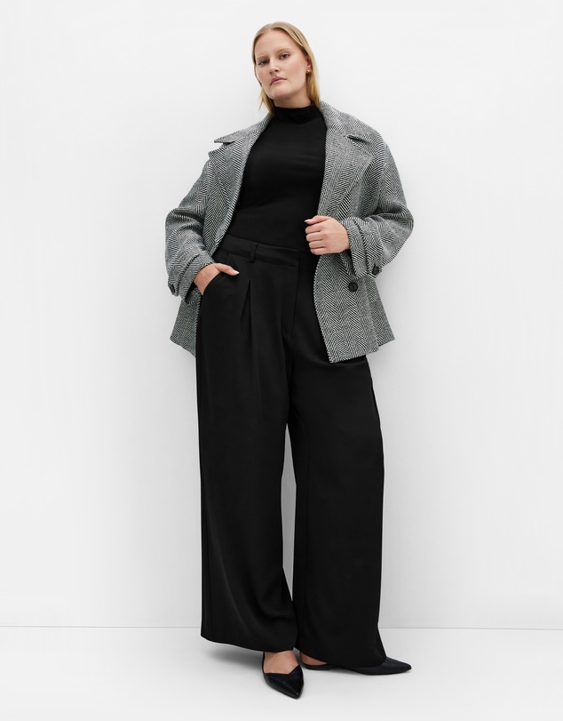 City Chic - Plus size Lola Short Herringbone Melton Coat - black
