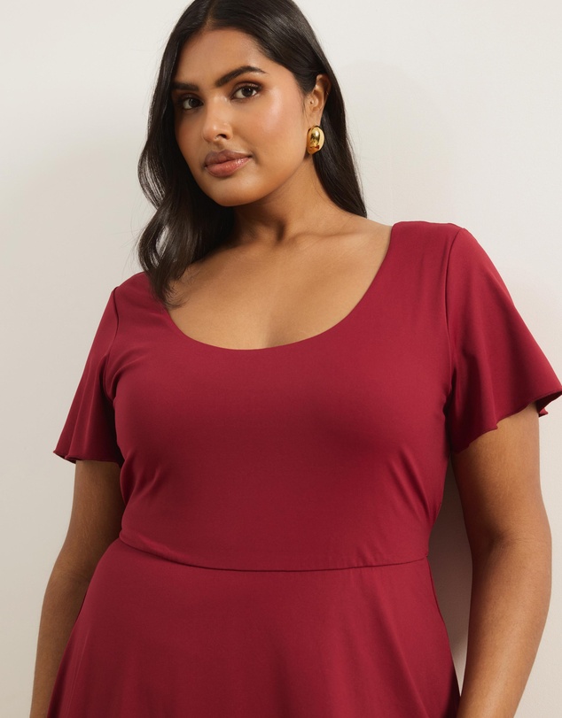 Atmos&Here Curvy - Jersey Maxi Dress With Flutter Sleeves