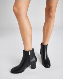 Novo - Dour Ankle Boots
