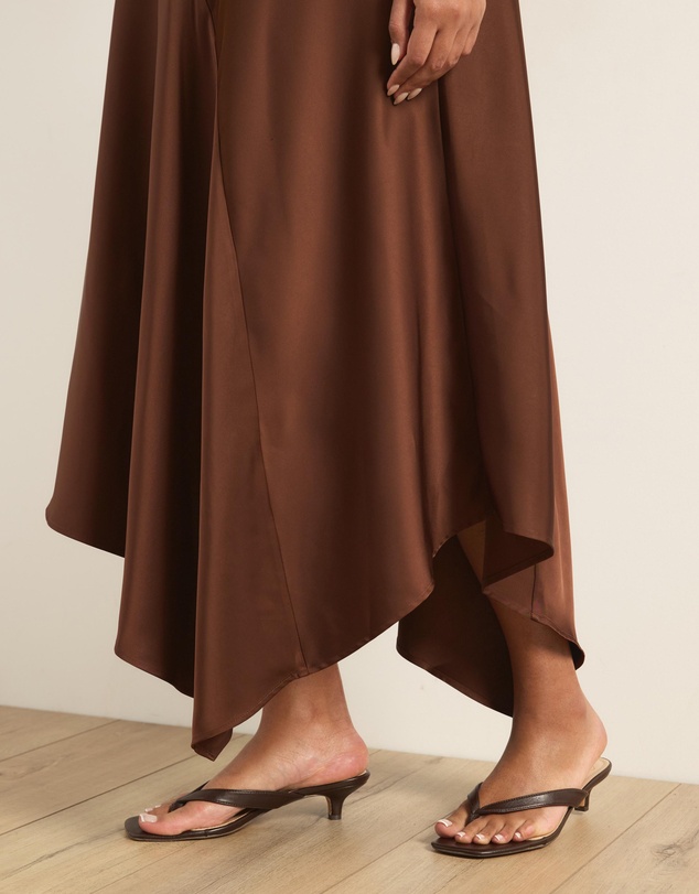 Atmos&Here Curvy - Bonnie Asymmetrical Handkerchief Midi Skirt