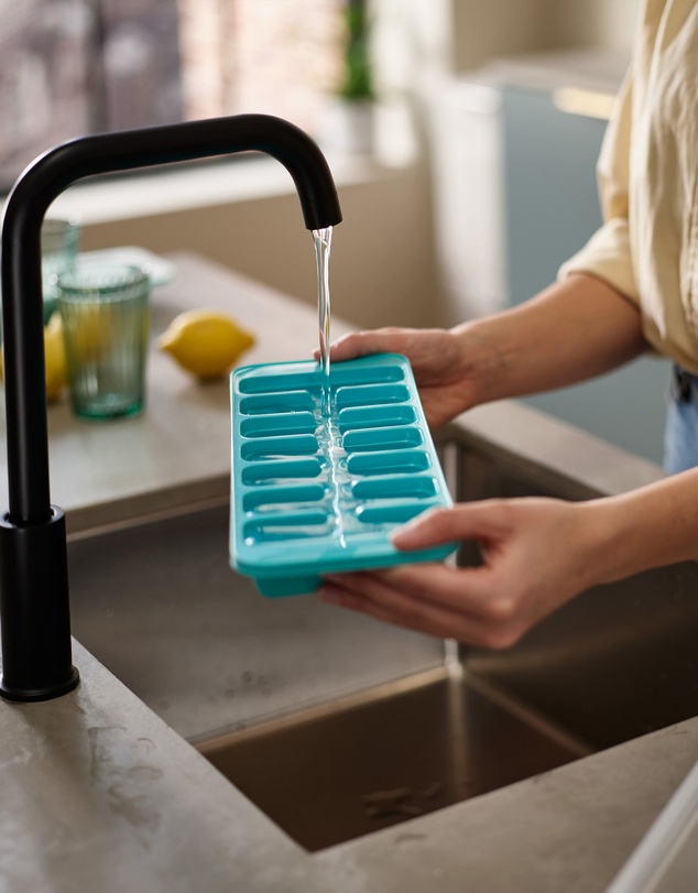 Joseph Joseph - Flow™ Easy-fill Ice-cube Tray 2 Pack (Blue)