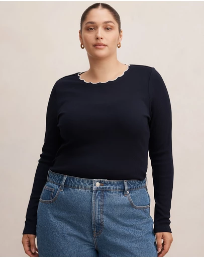 Forever New Curve - Rebecca Curve Scallop Long Sleeves Top