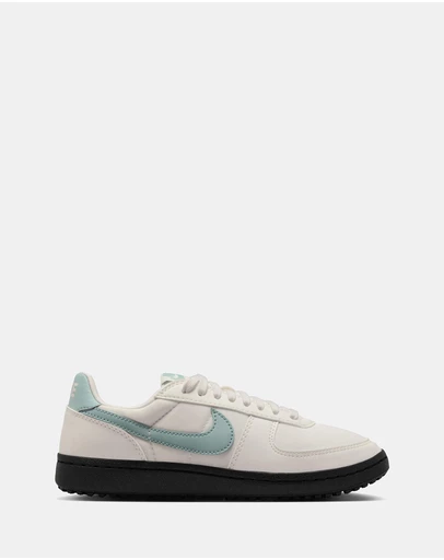Nike - Field General - Women's