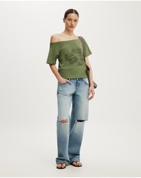 Cotton On - Lcn Off Shoulder Graphic Tee