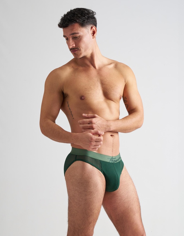 TEAMM8 - Casanova Brief