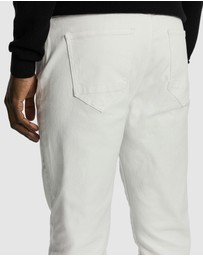 yd. - Jack Straight Jean